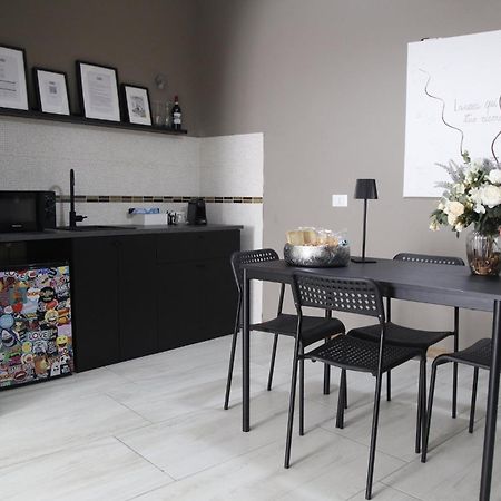 Grey Apartment Caiazzo Luaran gambar