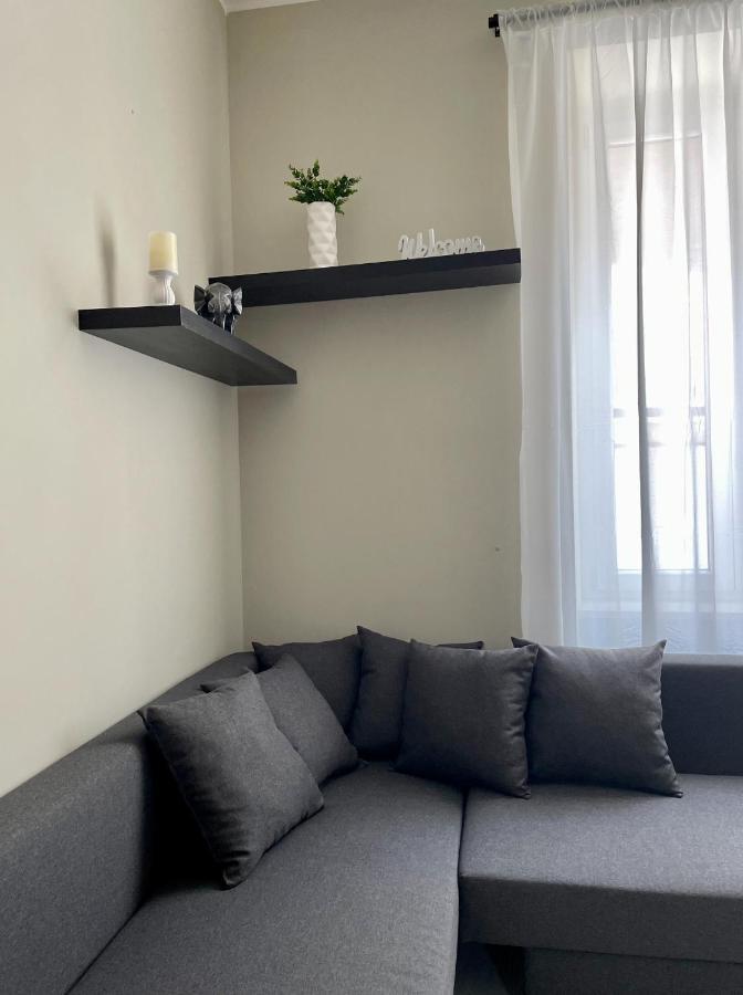 Grey Apartment Caiazzo Luaran gambar