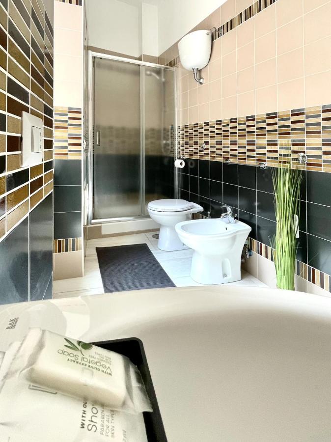 Grey Apartment Caiazzo Luaran gambar