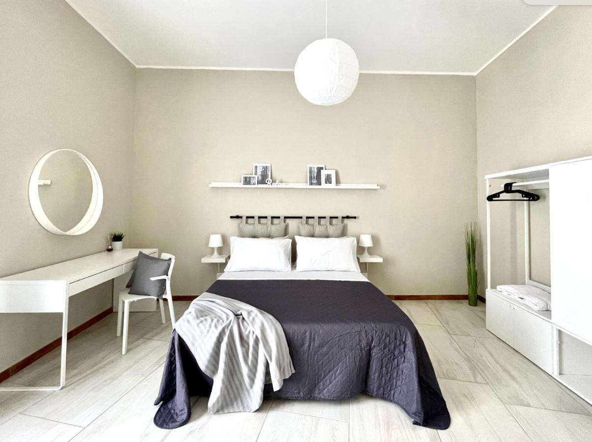 Grey Apartment Caiazzo Luaran gambar