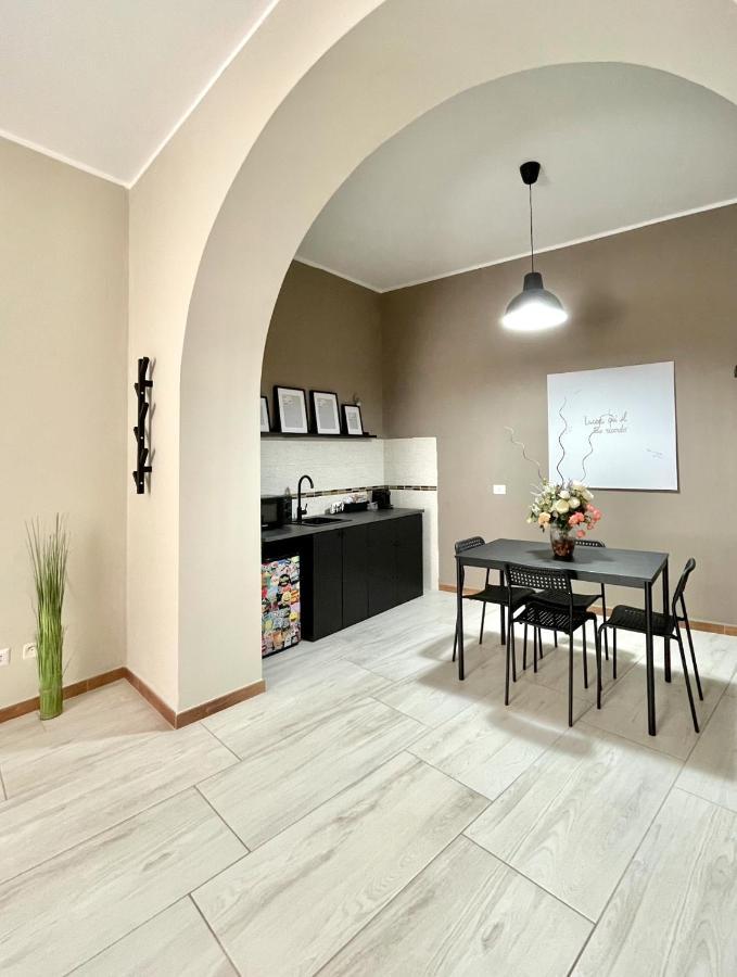 Grey Apartment Caiazzo Luaran gambar